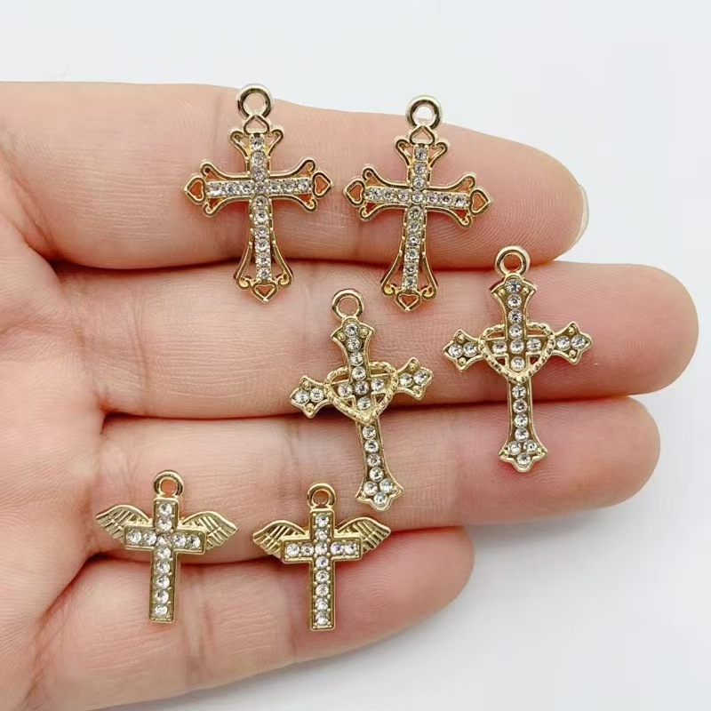 Cross Pendant Necklace Gold - 10 peças Pingente de Cruz em