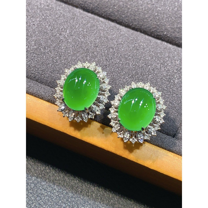 Brincos de jadeíte verde tipo  - Earrings avaliação e preço