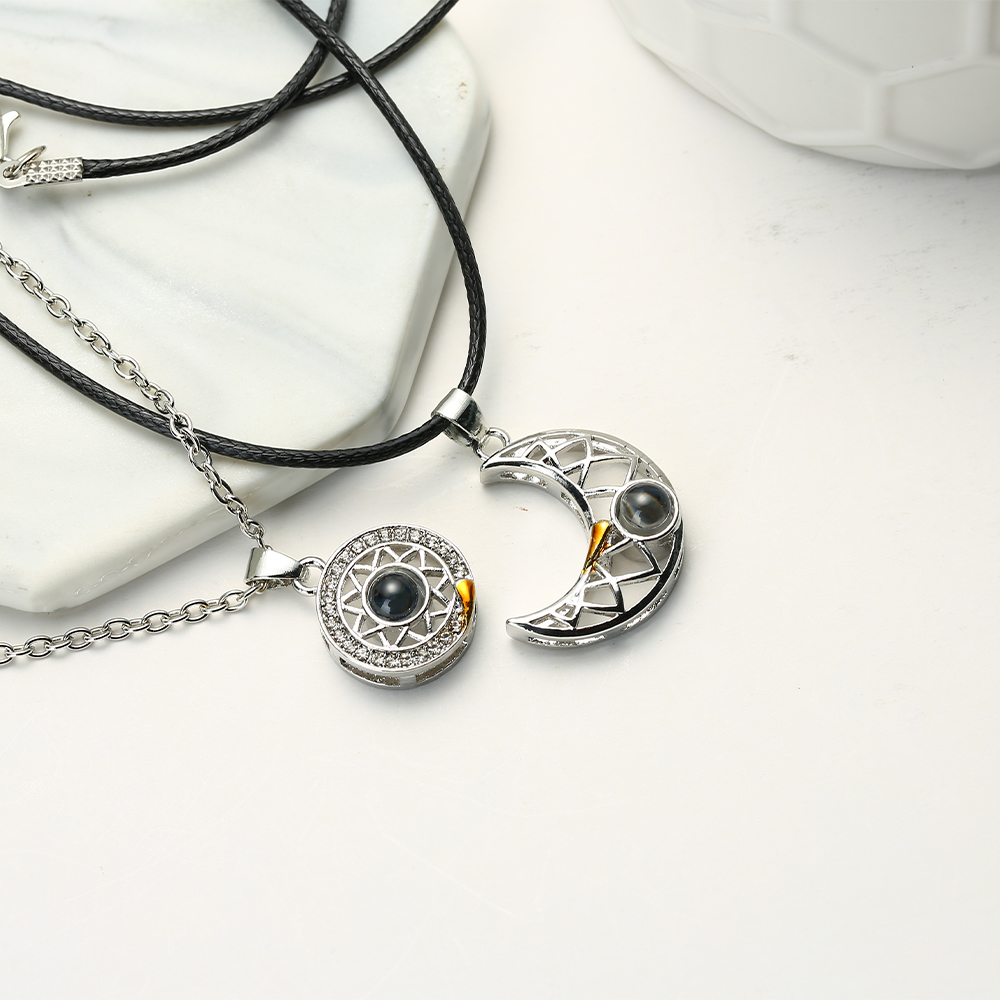 Moda Casal Combinando Colar So - Magnetic Couple Matching Necklaces avaliação e preço