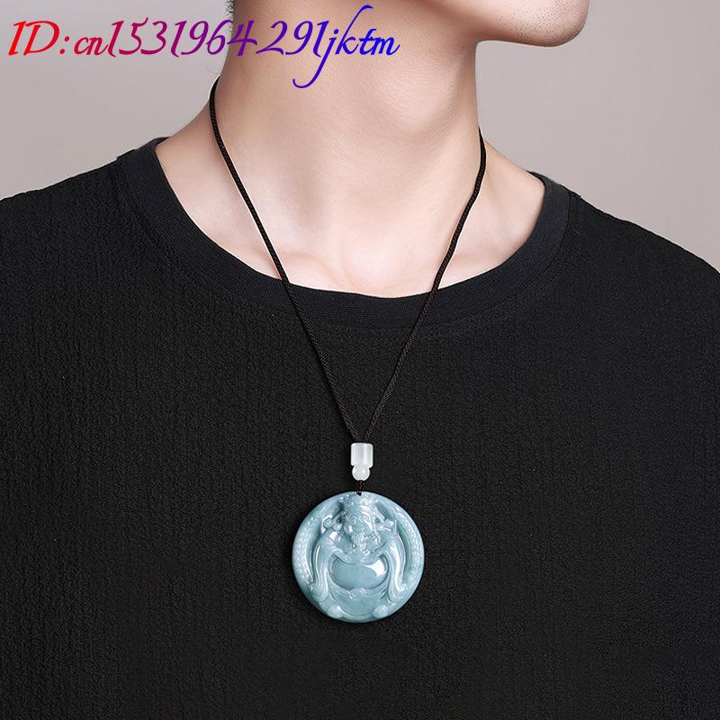 Colar com Pingente de Jadeíta  - Necklaces avaliação e preço