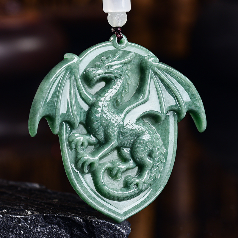 Colar com Pingente de Dragão e - Necklaces avaliação e preço