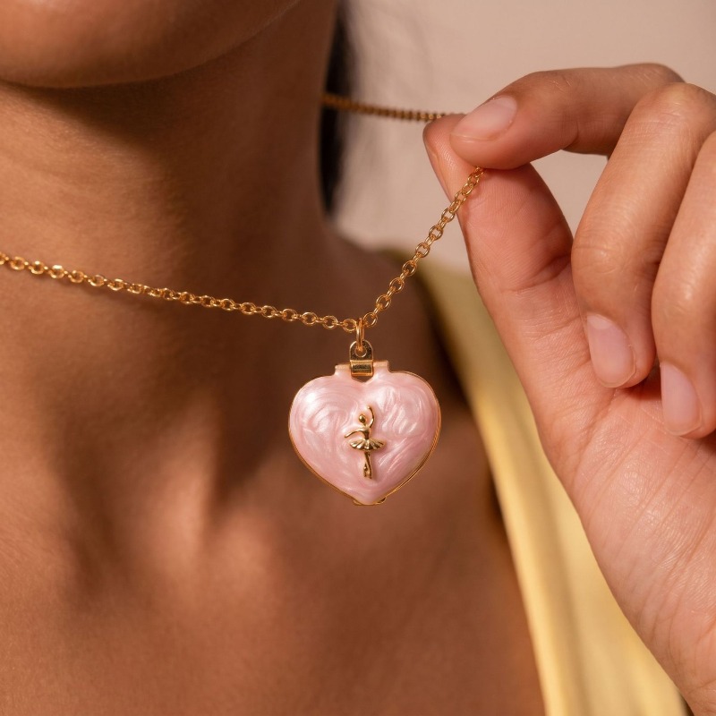 Colar Vintage em Forma de Cora - Heart Locket Necklace Photo avaliação e preço